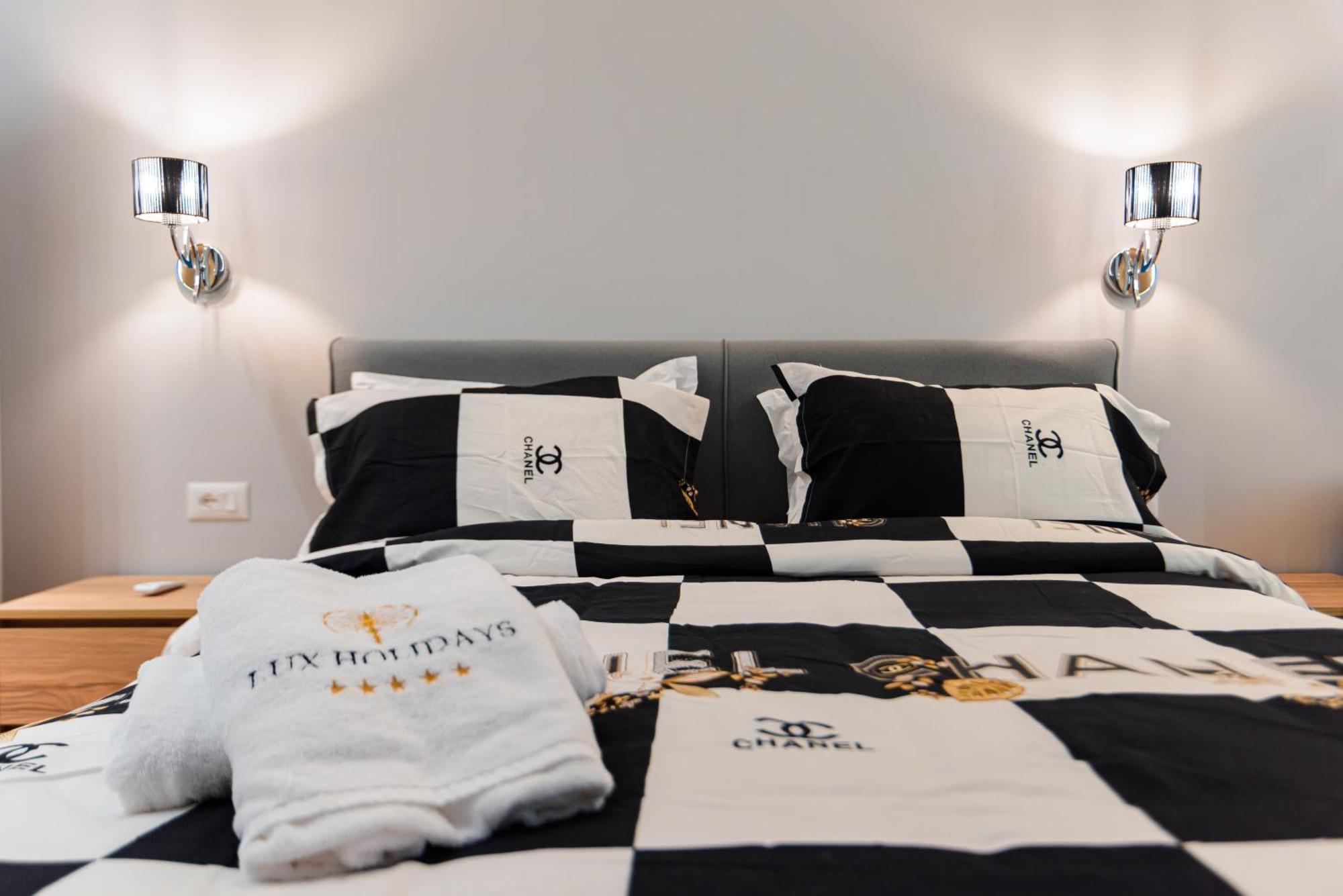 Lux Holidays Durres Ngoại thất bức ảnh